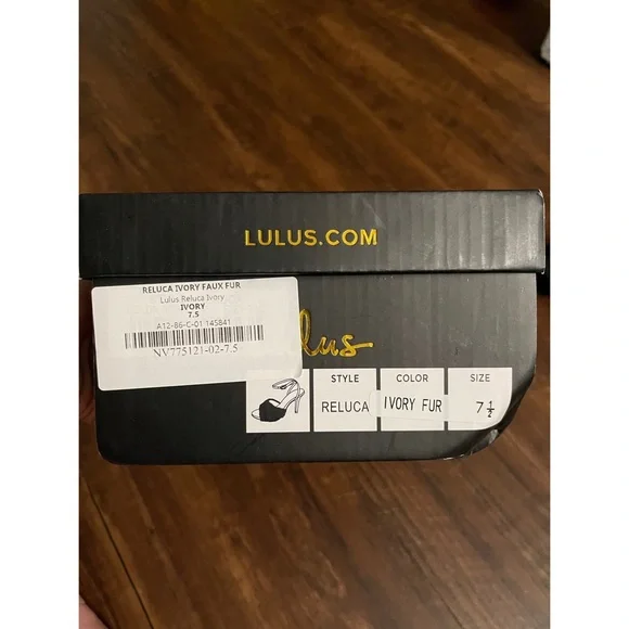 Lulus furry heel sandals 7.5 - Picture 5 of 6